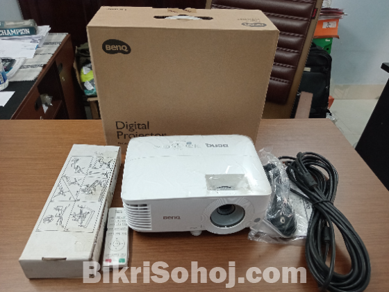 Projector Sell (3 month used only)